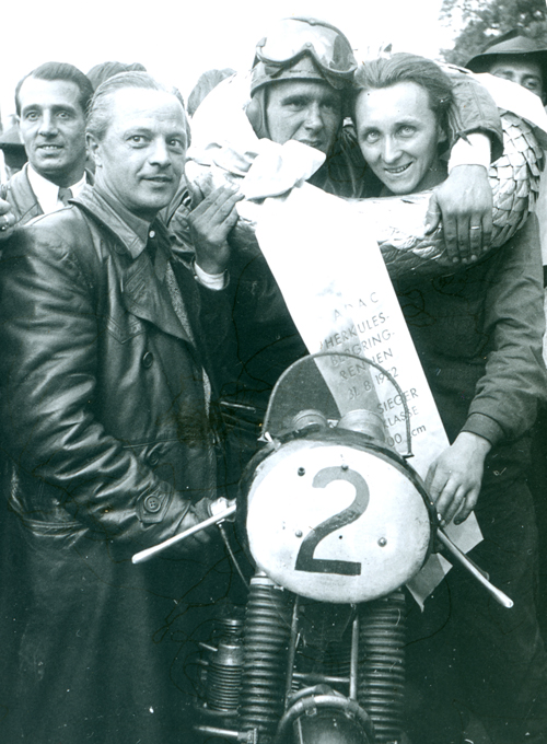 #2 Rennfahrer Friedel Münch 1952